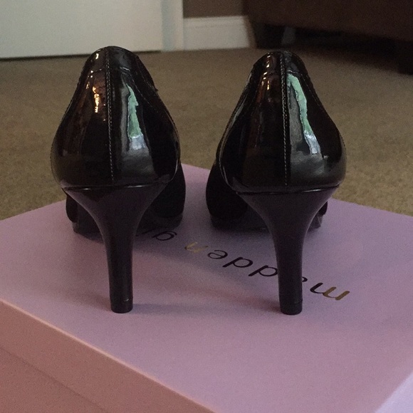 Women's Shoes - Picture 3 of 7